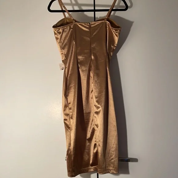 Entry (NWT) champagne gold dress for women. Size L. - Picture 3 of 6